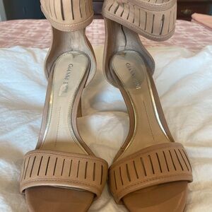 Gianni Bini Women's Tan Heeled Sandals